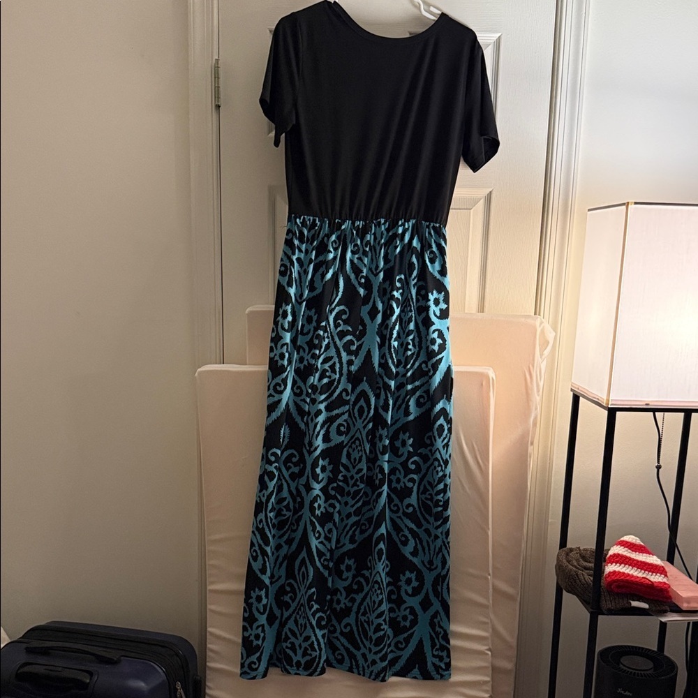 Elegant Black and Blue Patterned Dress